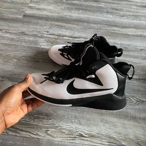 Nike future court 2 black white youth basketball shoes size 6y boys